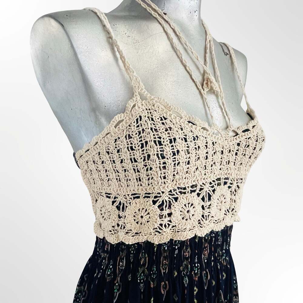 Ming Long Women's Boho Floral Smocked Midi Dress with Crochet Top - Picture 3 of 6